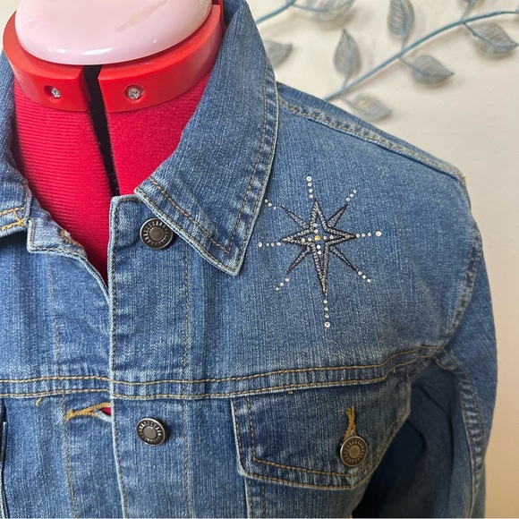 Embellished Nativity jean jacket Small NWOT - Picture 2 of 4